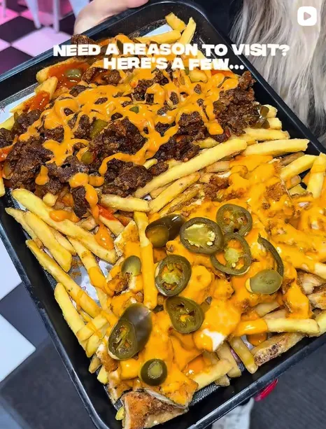 Hollywood Burgers & Shakes instagram